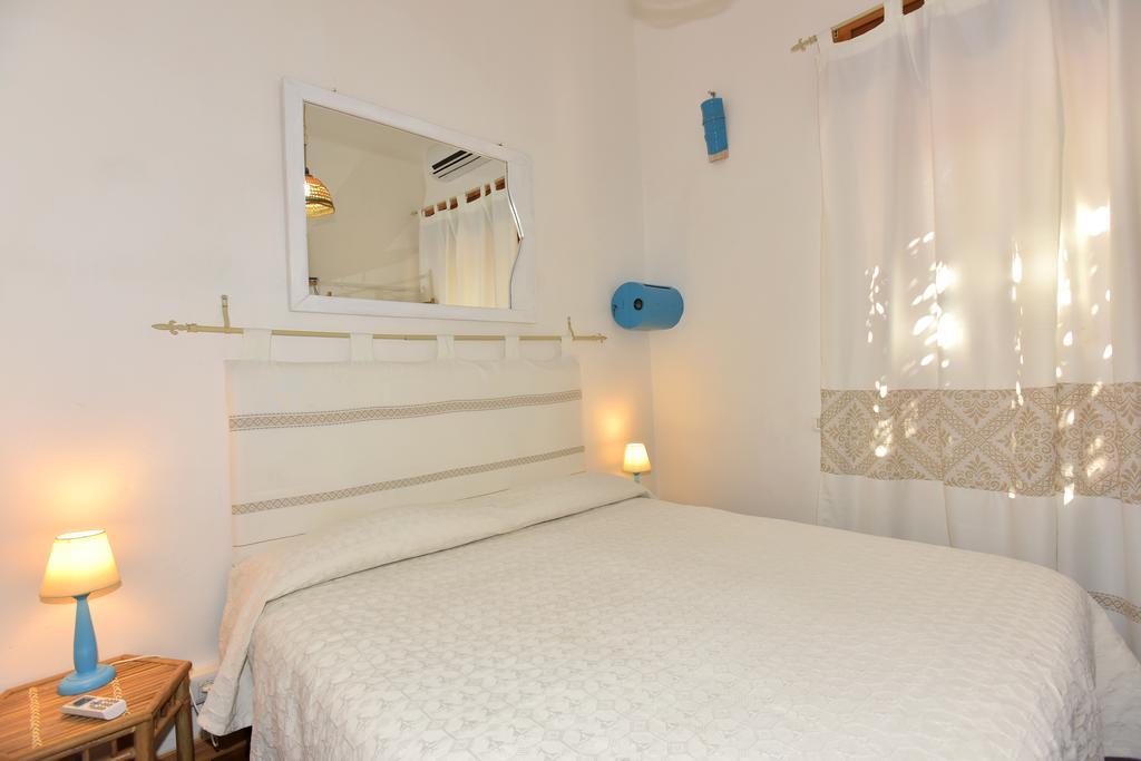Bed & Breakfast Yin & Yang San Pantaleo Exterior photo