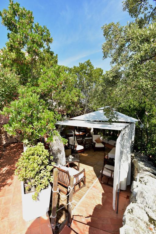 Bed & Breakfast Yin & Yang San Pantaleo Exterior photo
