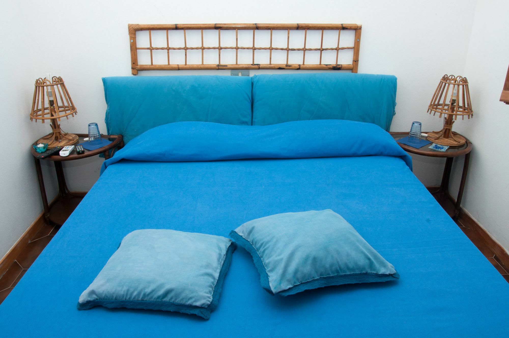 Bed & Breakfast Yin & Yang San Pantaleo Exterior photo